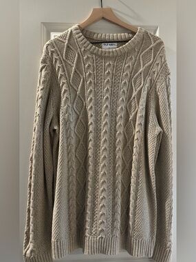 NWT Old Navy Men’s Cable Knit Crewneck Sweater in Taupe